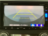バックでの車庫入れも安心です!リアカメラが付いているバックモニター付のナビを装備しております。操作線もついており距離感も画面から確認できます。