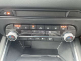 運転席・助手席シートヒーター付き。3段階調整機能付き。ステアリングヒーター付きです。これで冬場も快適です。