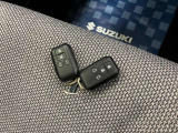 【スマートキー】キーをポケットやカバンに入れたままでもドアの施錠・開錠ができ、雨の日や荷物の多い日に大活躍!