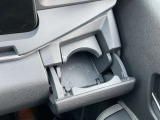 運転席側ドリンクホルダー