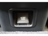 100V・1500W電源を装備。PC等の電気製品に対応し、走行中にも使用できます。アウトドアでも活躍しますし、停電などの非常時には電源としても使える便利な装備です。ラゲージスペースにも装備しています。