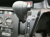 ミッションはCVTです 操作自体は通常のオートマチックと同様です 無段変速機といわれるCVTは変速のショックがなく、よりスムーズな運転が可能です