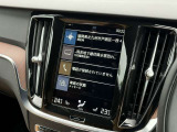 ■9インチのタッチスクリーン式センターディスプレイは直感的な操作性を実現。手袋を着用したまま扱えるほど応答性に優れ、映り込みを抑える特殊コートにより外光の影響は最小限に抑えられています!