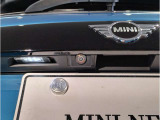 コンパクトなMINIですが、後部座席のシートアレンジにより、荷室を広げ、あらゆるシチュエーションにご対応が可能で御座います。