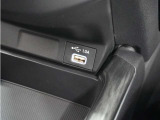 ◆USBチャージャー◆使いやすい場所に装備されています。
