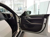 BMWプレミアムセレクション前橋では、高年式低走行モデルからMモデル、年式が経ちなかなかディーラーでは見かけないモデルまで幅広いラインナップで認定中古車を取り扱っております。品質に自信があります。