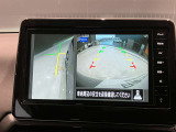 前後左右4つのカメラで、上から見たような映像をお届け、駐車時も安心、アラウンドビューモニター付(肉眼では確認し辛い左前の映像に切り替えることも可能です)。