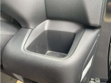 運転席側専用カップホルダーもあります