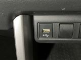 USB端子も備え付けられていますのでお手持ちの音楽機器・スマホを繋げて楽しむ事が出来ます!