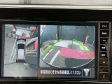アラウンドビューモニターは、車両の周囲を360度見渡せるカメラシステムです。駐車時の死角をなくし、安全な運転をサポートします。駐車時の死角をなくして、安心・安全な運転を実現できます。
