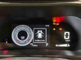 様々な車両情報を表示できるアクティブマルチインフォメーションメーターは4つのデザインからお好みをチョイス!