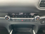 ステアリングヒーター、運転席と助手席にはシートヒーターがついておりますので、冬場でも快適にお過ごしいただけます。