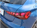 Audi正規ディーラーが高品質をお約束。高度な訓練・教育を受けたAudi専任メカニックが、100項目にもおよぶ精密な点検を実施いたします。すべてをクリアしたAudi車だけが、あなたのお手元に届けられるのです。