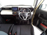 視界良好、操作しやすい運転席です。