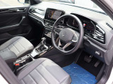 認定中古車保証1年間距離無制限の保証とロードアシスタンスサービスが全車に付帯されています。また、1年間または2年間の延長保証(有償)もご利用いただけます。