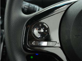 ◆オーディオリモコンスイッチ◆ハンドルにスイッチが装備されてます。視点をそらすことなく、ボリューム調整・オーディオソース切替・選曲が出来ます。安全運転しながら操作が可能になりました。