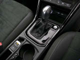 トランスミッションはギヤチェンジの切れ目がない滑らかな加速を実現する新世代「DSG」を搭載。