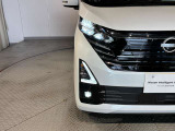 LEDヘッドライトが明るく照らします☆