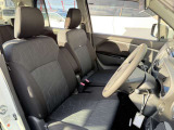運転席シート廻りは使用感も少なく、良好な状態となっています。前オーナー様が丁寧に使っていたことがよくわかりますね。