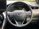 インテリアに合わせたデザインのステアリングは、運転される方のことも考え、運転しやすい形状、大きさです。是非一度、実際に触ってお確かめください。