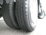 リヤダブルタイヤ 155/80R12 劣化がございます。交換もご相談ください。