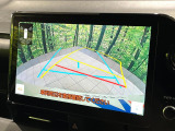 【バックカメラ】駐車時に後方がリアルタイム映像で確認できます。大型商業施設や立体駐車場での駐車時や、夜間のバック時に大活躍!運転スキルに関わらず、今や必須となった装備のひとつです!