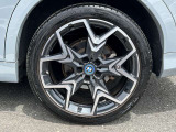 国道1号線に沿い横浜市営地下鉄「三ッ沢上町駅」から徒歩約10分。 BMW Premium Selection 横浜三ッ沢店 / 〒240-0062神奈川県横浜市保土ヶ谷区岡沢町322-3 / TEL:045-612-8488