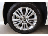 アルミホイールは見た目も格好よく、全体の印象を引き締めてくれます。