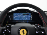 Apple CarPlay、Android Autoに対応しており、ご自身のスマートフォンのナビやミュージックアプリなどを使用可能でございます。