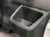 運転席にはドリンクホルダーが付いています