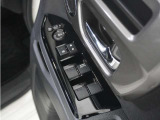◆パワーウィンドウスイッチ◆運転席から全席の窓の開閉操作を行うことが出来いつでも換気ができます!