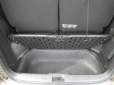 ラゲッジアンダーボックス:普段使わない物や外から見られたくない荷物を入れられます。