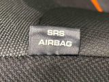 車両側方からの衝撃を緩和するSRSサイドエアバッグ(運転席/助手席)に加えて,SRSカーテンシールドエアバックも標準装備
