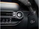 【スマートキー】を車の中に持ち込んでブレーキを踏みボタンを押すとだけでエンジンスタート!キーを取り出し刺したり・回したりが無くとても便利です☆