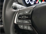 ハンドルにはオーディオ操作用スイッチがありますので、ハンドルから手を放さずにオーディオの操作ができるようになっています。