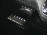 ◆ドリンクホルダー◆手の届きやすい場所にドリンクホルダーがあり、とても便利です。