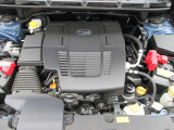 水平対向4気筒2.0L DOHCハイブリッドエンジン。