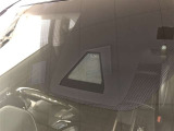 《Lexus Safety System+》歩行者検知機能付衝突回避支援、車線逸脱防止支援、夜間視界支援、車間距離維持走行支援を組み合わせた安全運転支援システム。機能の詳細は展示店舗までお尋ねください