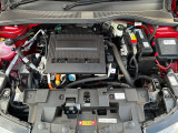出力156馬力、トルク270Nm(カタログ値)を発揮する100%電気のパワートレイン。軽量リチウムイオンバッテリーを搭載し、満充電で494km(WLTCモード)の走行が可能。