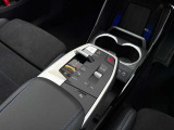 弊社お客様より頂いた下取車やデモカーが在庫の殆どを占めています。車の経歴や整備記録が分かり、ご安心してお車をお選び頂ける正規ディーラーならではのラインナップでございます。