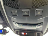運転席からも電動パワーゲートを開けられます。