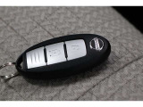 ■スマートキー■ 鍵を身に着けていれば、ドアの施錠・開錠が可能です!バッグから鍵を探し出す必要もないので、たくさん荷物を持っていたり雨の日傘をさしている時にも便利ですね!