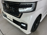 【LEDヘッドライト】ディスチャージヘッドライト(HID)と同等の明るさで、夜道や雨天走行が明るく視界良好!! フォグライトも装備で、安心感さらにUPです♪安心ドライブを楽しんで下さい♪