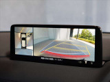 360度モニター搭載車ですので、低速時での不安を解消してくれます。この写真は右側はフロントカメラですが、後退時にはバックカメラにもなりますので歩行者や縁石なども確認することが可能です。