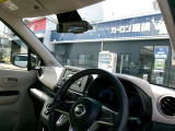 運転席もゆったりすわれます!!
