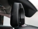 【ルームミラー一体型ETC】BMWといえばルームミラー一体型のETC。ドライバーから差し込めるかたちになっておりますので、差し忘れの際も慌てずにご利用いただけます。