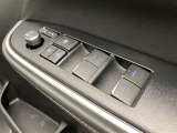 もちろん、パワーウインドウもついております。ワンタッチで窓の開閉が可能です!