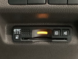 【ETC車載器】もはや必須アイテムのETCを搭載!高速道路のご利用時にとても便利!わずらわしい料金所での現金支払いが不要となりスムーズに通過できます♪