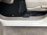 入庫した車両は美装斑がクリーニング☆専用洗剤や機械を使います。 安い!!でも綺麗をモットーに内外装ともに魂を込めて仕上げています
