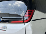 対向車がいないとき、見通しの悪い道路は暗くて怖いですよね。。。こちらのクルマはオートマチックハイビーム搭載です!対向車の有無で自動でハイ・ロウビームに切り替えます。